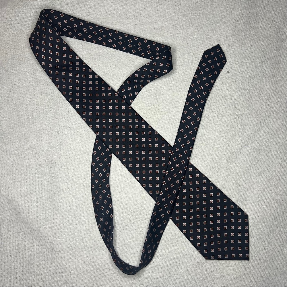John Weitz Tie  100% Silk Made in USA